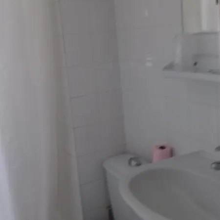 好阳光酒店 *